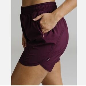 ZYIA 6 inch Inseam - Javelin Shorts in Wine